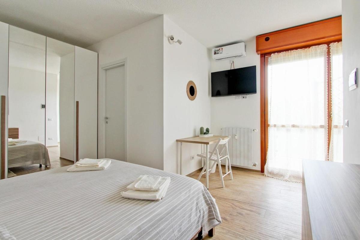Eur Torrino Apartment, Vicino La Stazione Metro Tor Di Valle Appartamento