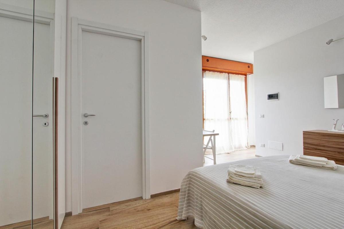 Eur Torrino Apartment, Vicino La Stazione Metro Tor Di Valle * Roma